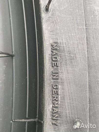 Pirelli P Zero PZ4 L.S. 315/35 R22 и 275/40 R22 111Y