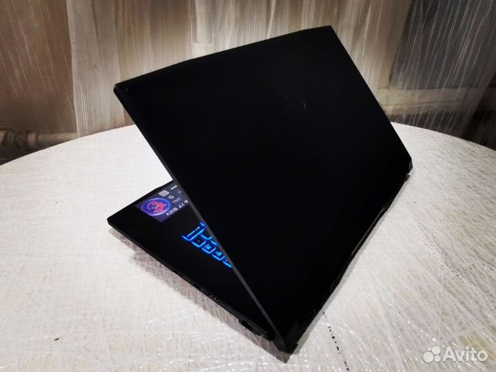 Игровой ноутбук MSI Katana 17