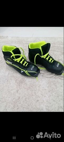 Лыжные ботинки