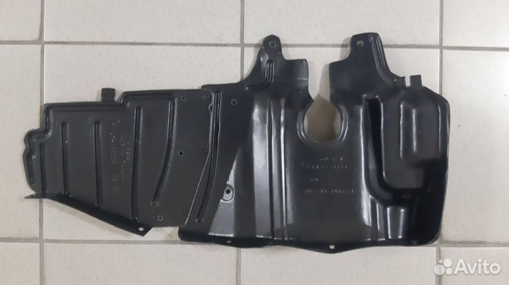 Пыльник двигателя Mitsubishi Lancer