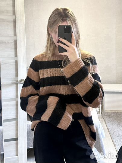 Свитер полосатый