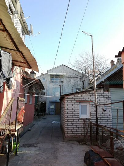 Дом 200 м² на участке 1 сот.