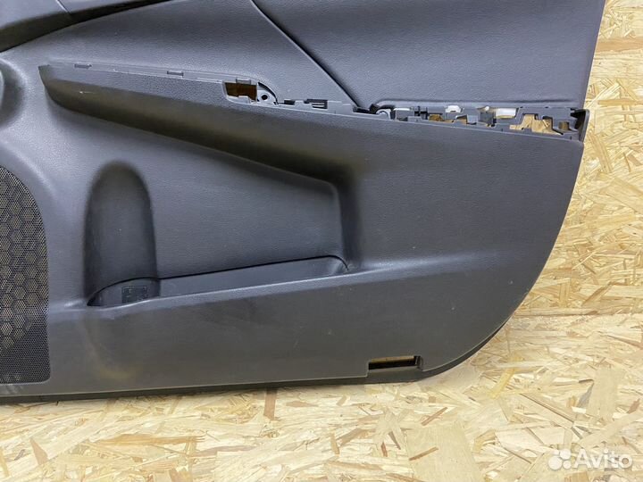 Обшивка двери передняя правая (кожа) Toyota Camry