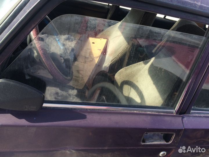 Стекло правое левое ваз 2107