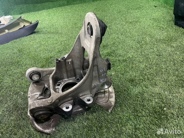 Кулак поворотный задний правый Bmw X5 E70 N55B30