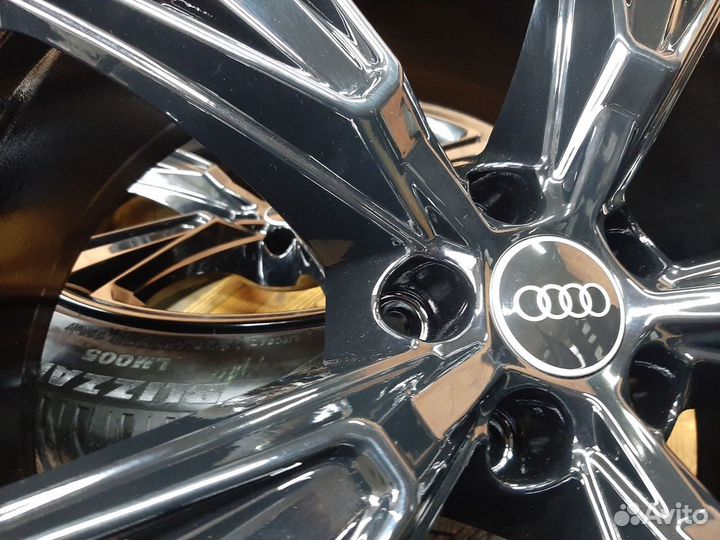 Комплект оригинальных колес r21 для Audi Q8