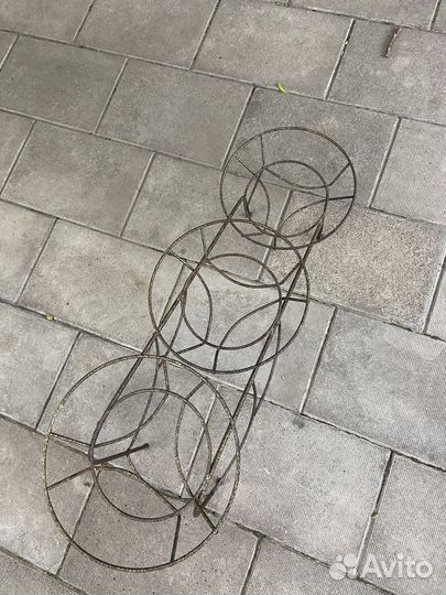 Подставка для цветов напольная металлическая