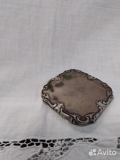 Винтажная пудреница