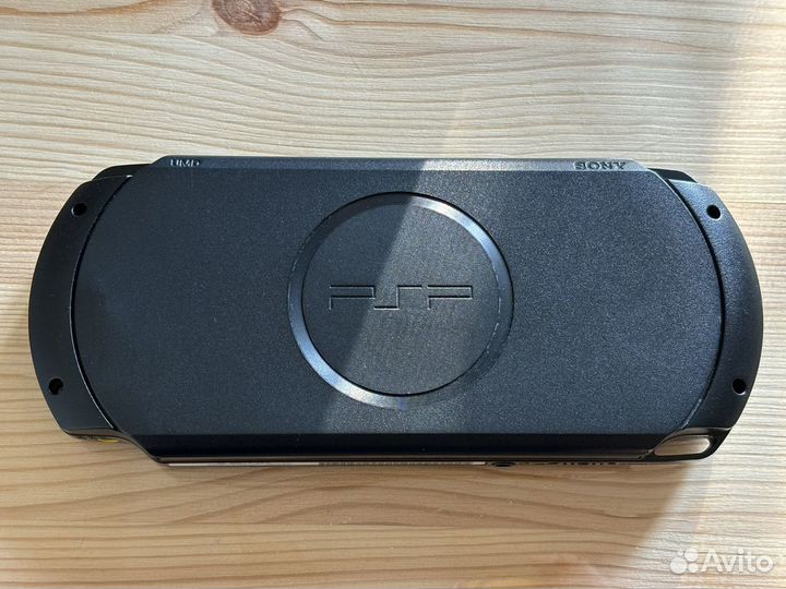 В наличии Sony PSP E1008 Street прошитая с играми