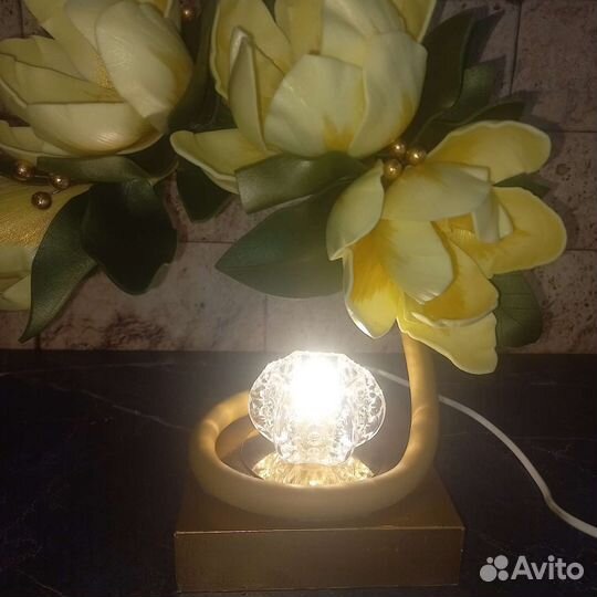 Светильник настольный
