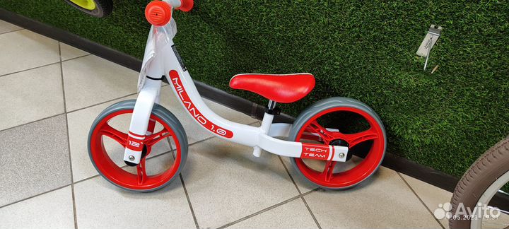 Беговел tech team milano 1.0 -вес 2.5 кг