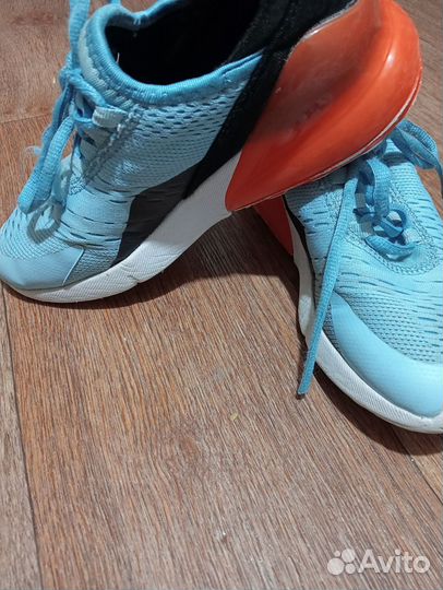 Кроссовки женские