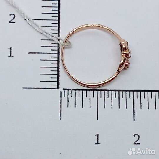 Кольцо с синтетическим камнем Золото