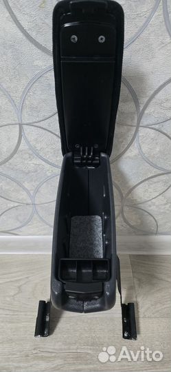 Подлокотник toyota vitz/yaris