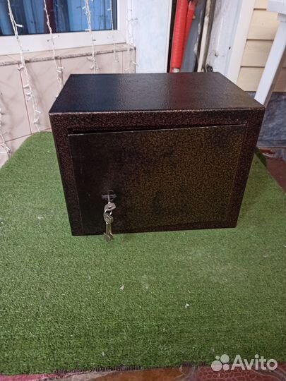 Продается сейф б.у
