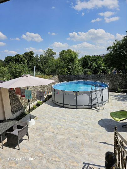 2-к. квартира, 55 м², 2/3 эт.