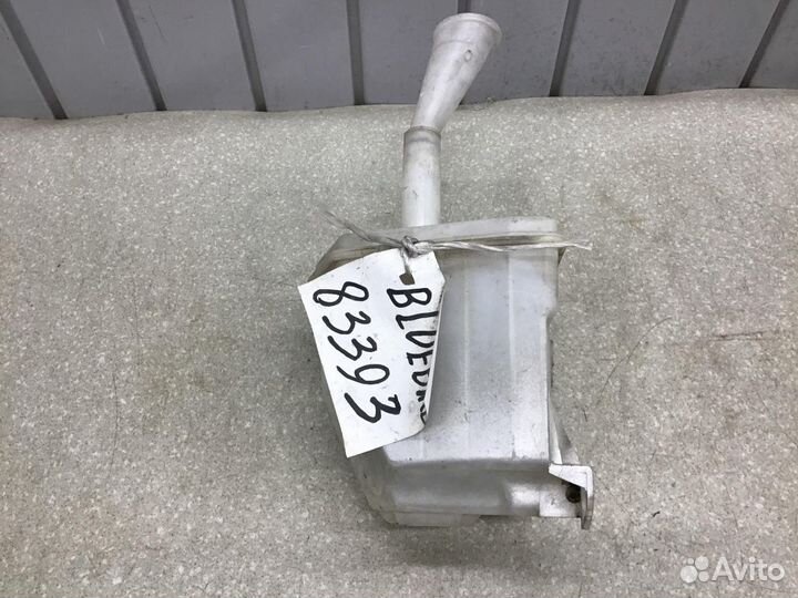 Бачок омывателя лобового стекла Nissan Bluebird (U