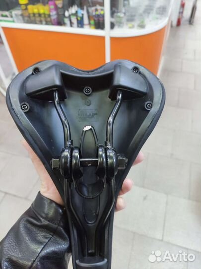 Седло для спортивного велосипеда