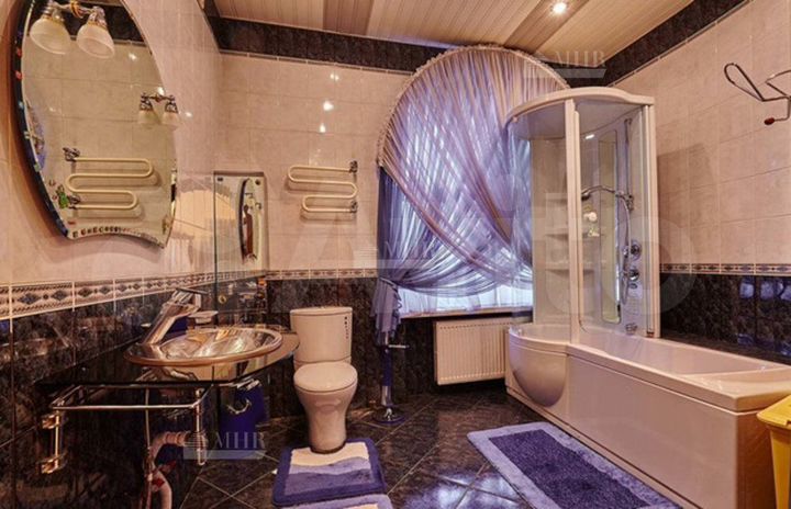 Дом 730 м² на участке 25 сот.