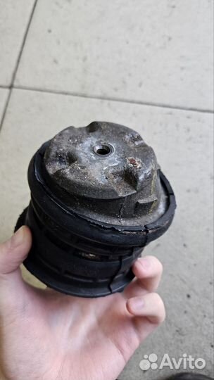 Опора двигателя W208 W202 W203 W210