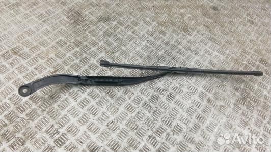 Щеткодержатель лобового стекла jeep cherokee KL (1