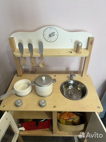 Детская деревянная кухня