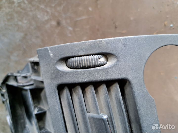 Дефлектор торпеды Mercedes W211