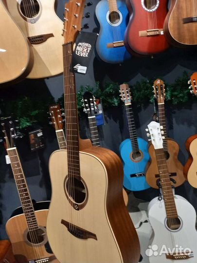 Гитара акустическая новая LAG T70D