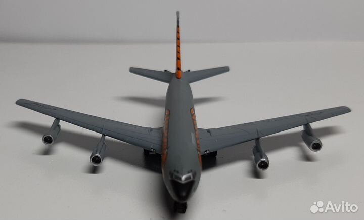 Модель самолёта Boeing KC-135E U.S.AirForse 1:400