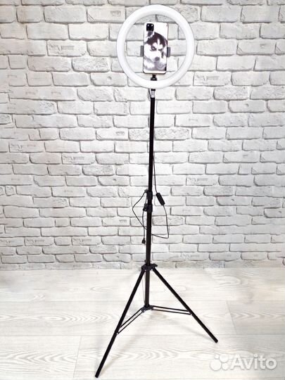 Кольцевая лампа со штативом