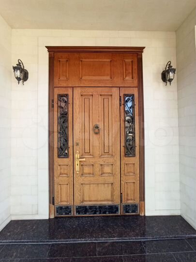 Дом 450 м² на участке 6 сот.