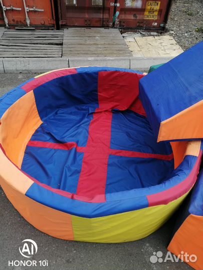 Детский сухой бассейн