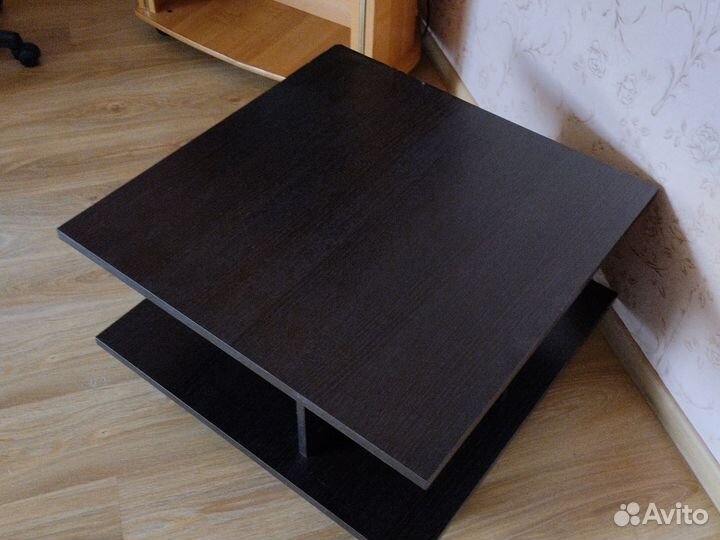 Журнальный столик