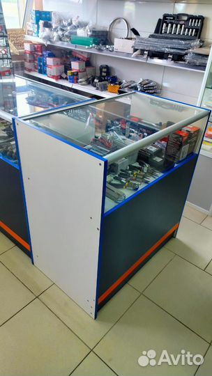 Торговые витрины и прилавки для магазина