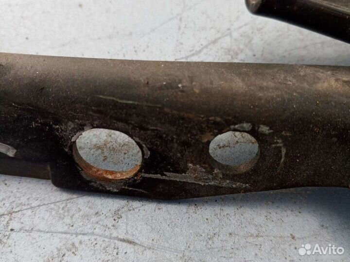 Петля капота правая Audi 80 B4 1992