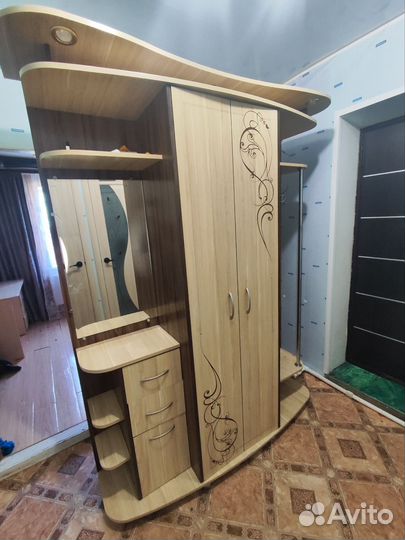 Шкаф в прихожую бу