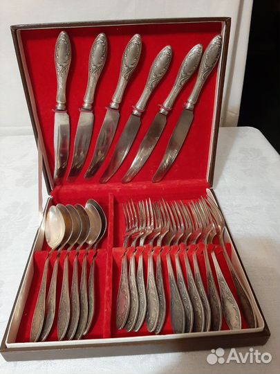 Набор столовых приборов мельхиор