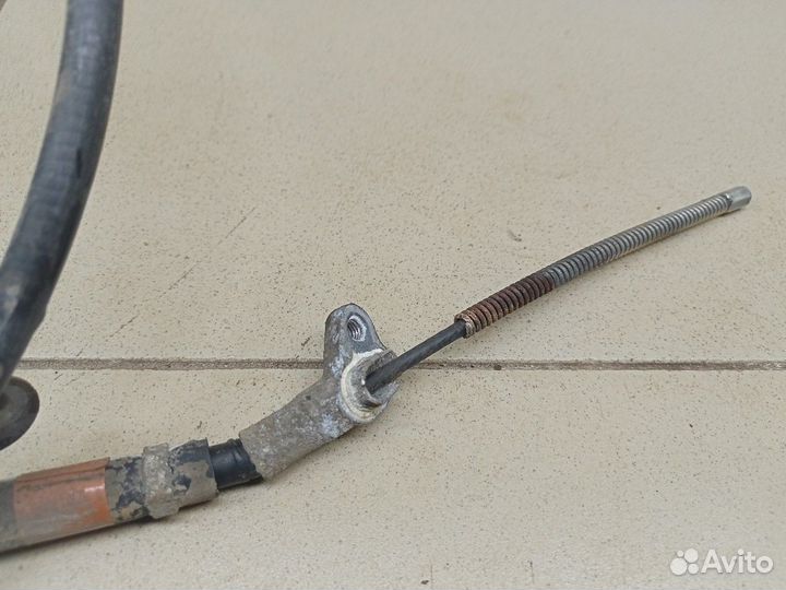 Трос стояночного тормоза правый RAV 4 2013