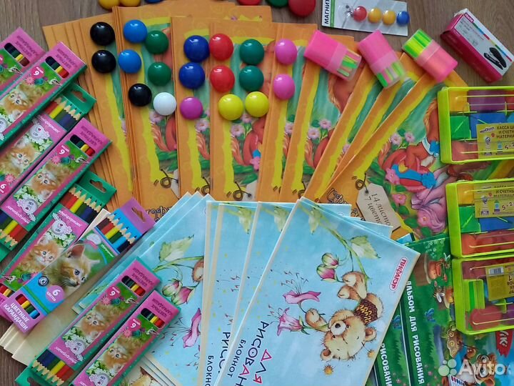 Канцтовары альбом цветная бумага карандаши