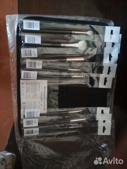 Профессиональные кисти для макияжа с чехлом