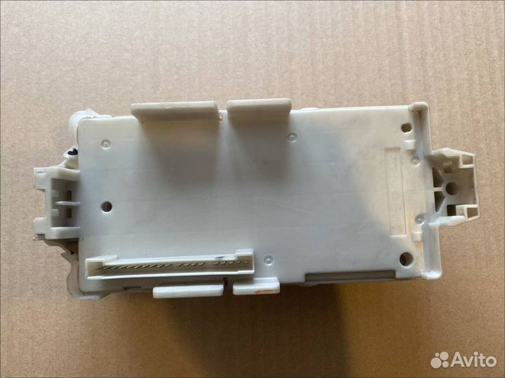 Блок предохранителей Салонный Mitsubishi Lancer