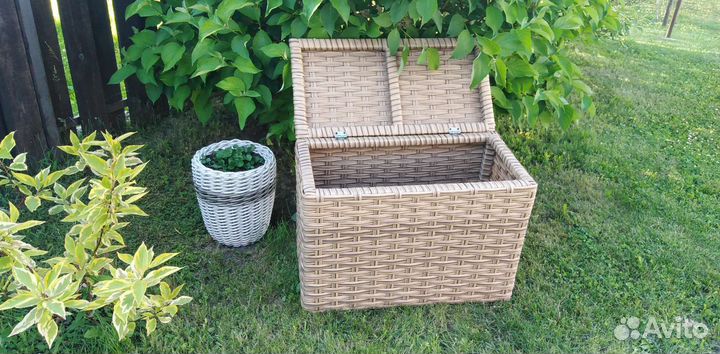 Плетеный короб, сундук
