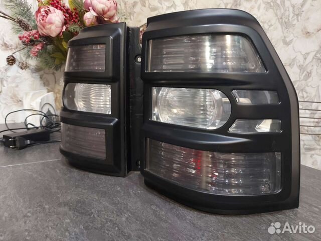 Задние оригинальные фонари паджеро 4 с накладками