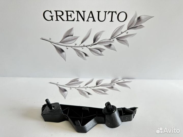 Mazda CX 7 кронштейн переднего бампера правый