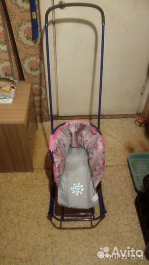 Санки с длинной ручкой