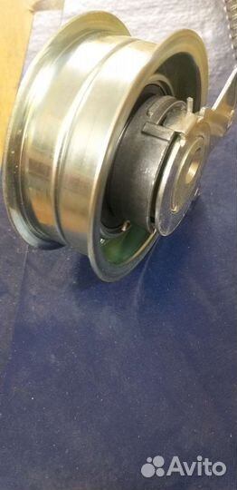 Натяжной ролик ремня грм на passat B5+