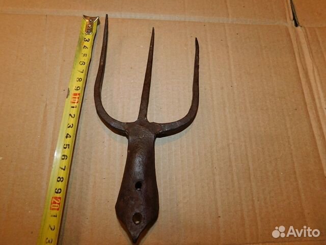 Антикварные, миниатюрные 3-х зубцовые вилы ри 19 в