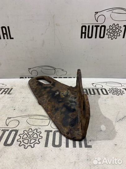 Петля буксировочная Toyota Rav4 A30 1azfe 2006