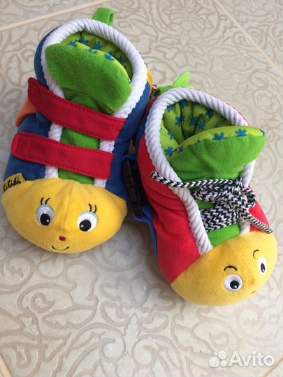 Развивающие ботинки для мелкой моторики