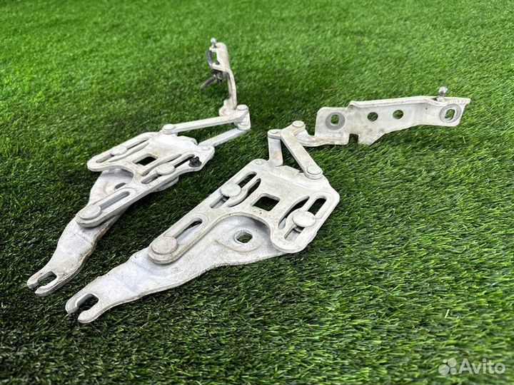 Петля капота передняя Bmw X5 E70 N52B30 2007